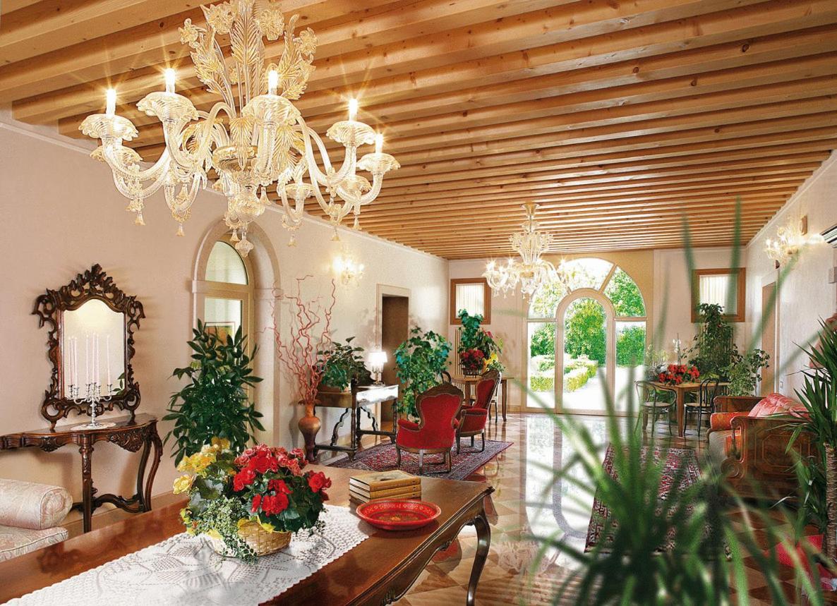 Villa Busta Hotel 몬테벨루나 외부 사진